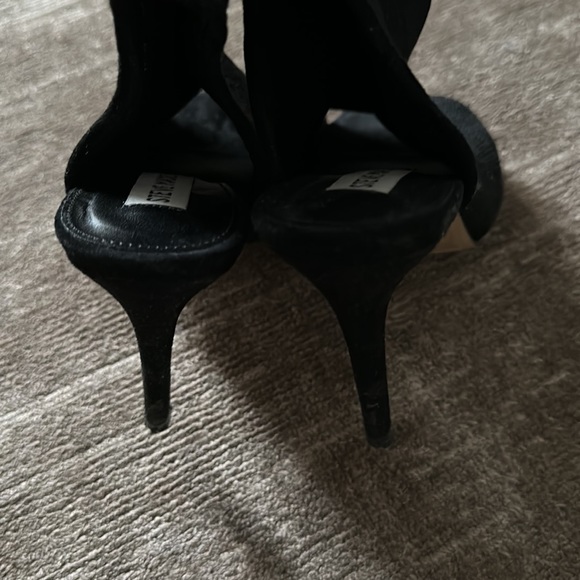Black Heels - Picture 4 of 6